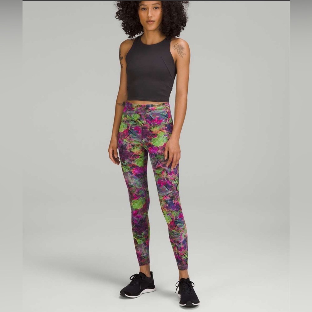 Lululemon Wunder Train High-Rise Tight 25"
Vivid Floral Tone Multi Size 4 - Picture 1 of 12